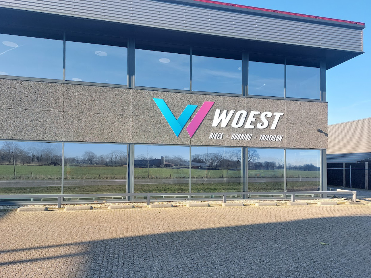 gevel freesletters Woest